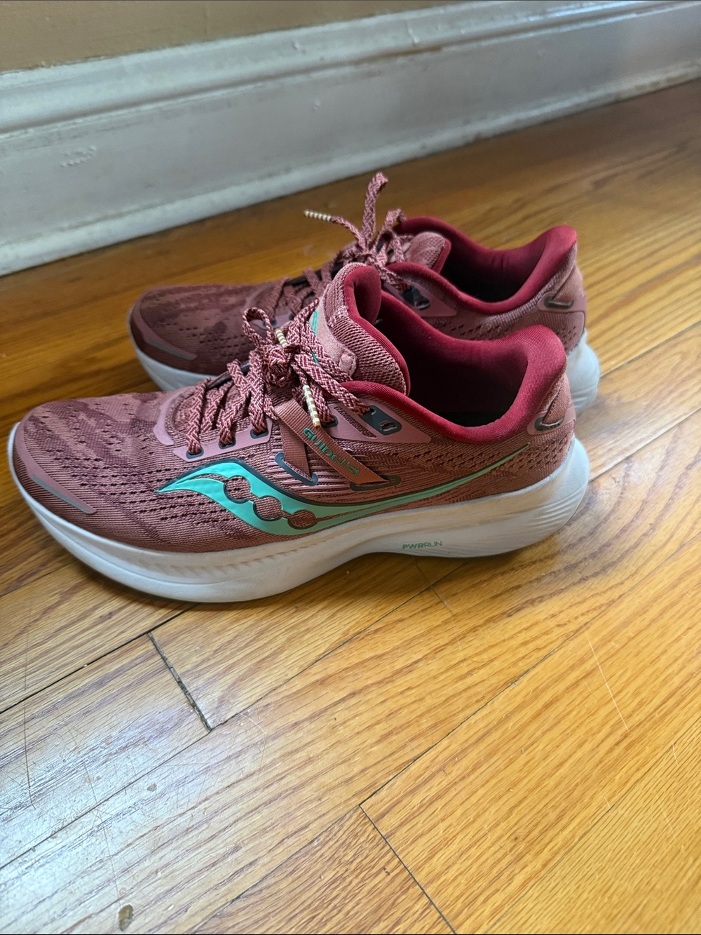 SAUCONY women's guide 16 running shoes - b/medium width in soot/sprig - Picture 6 of 7